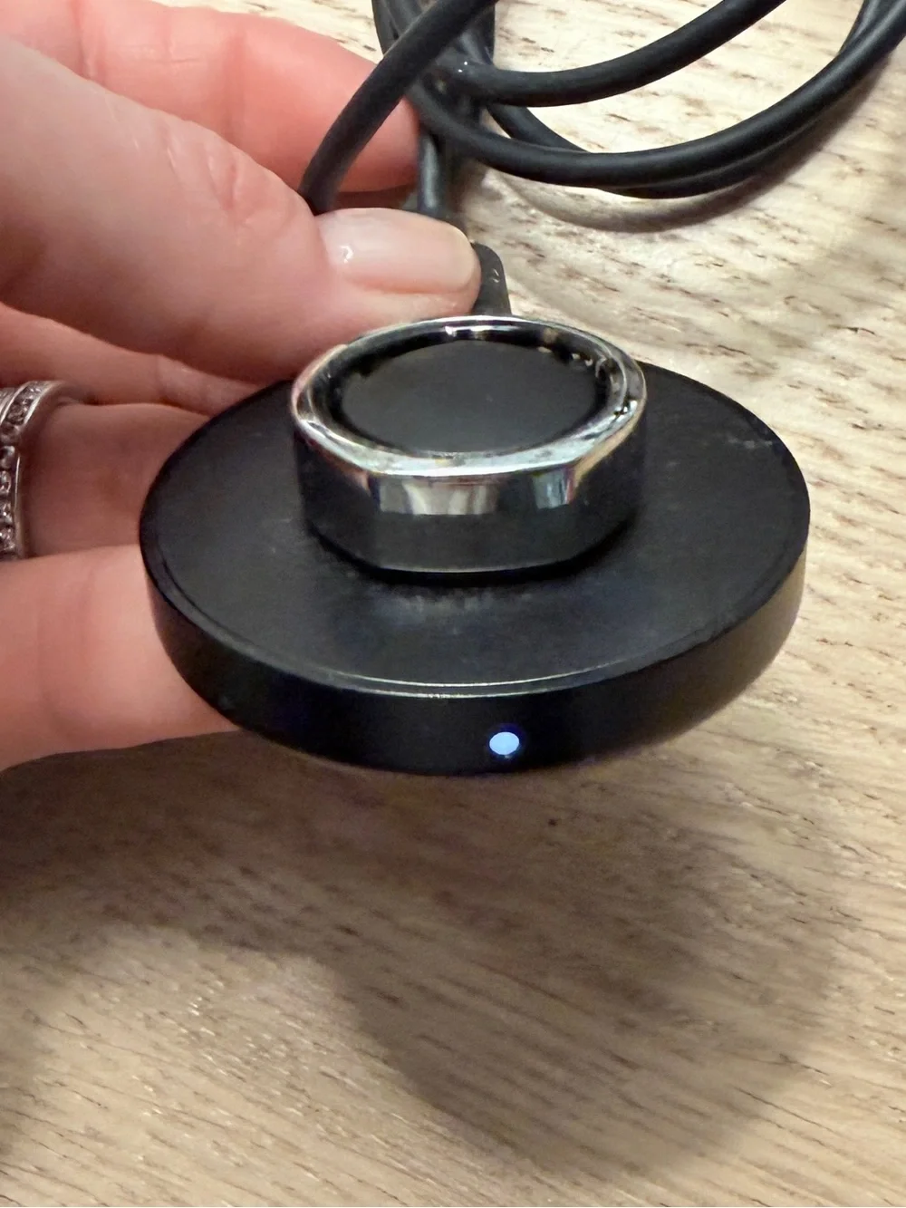 Oura Ring 3 Silver with Charging Dock